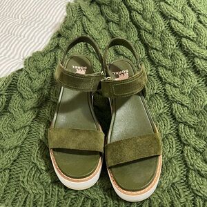 Sorel Women's Forest Green Sandals